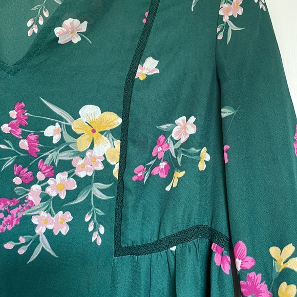 Old Navy Green Floral dress - Picture 2 of 5